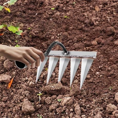 5-Teeth Carbon Steel Garden Rake for Effortless Weeding